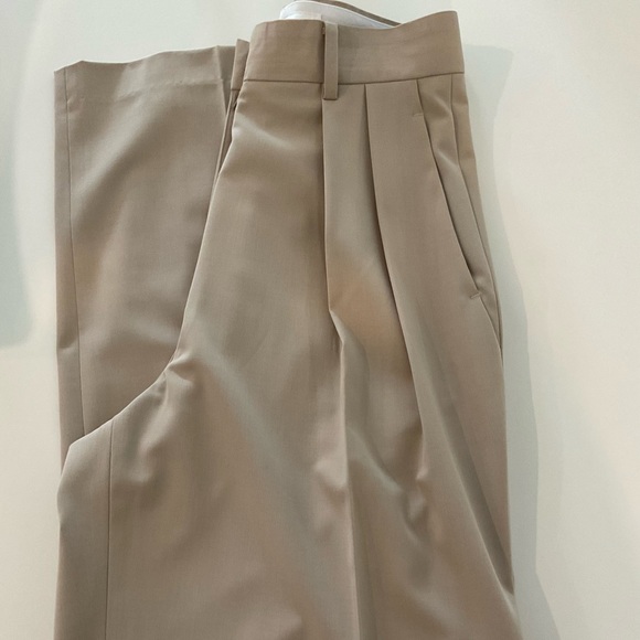 The Frankie Shop Pants - The Frankie Shop Wide-Leg Pleated Trousers — Beige/Taupe